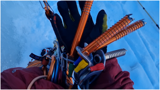 Ijsschroeven Petzl zijn op kleur gecodeerd zodat je ze makkelijk uit elkaar houdt.